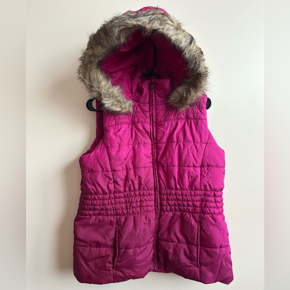 New York & Company Jackets & Blazers - New York and Company Berry Pink Puffer Vest Faux Fur L